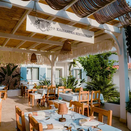 מלון Kassandra 2*